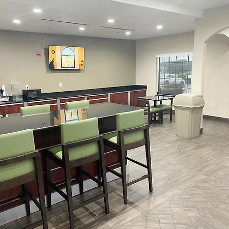 Hotel Super 8 By Wyndham San Antonio/Alamodome Area Extérieur photo