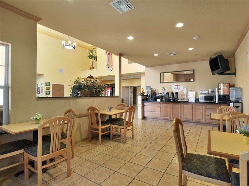 Hotel Super 8 By Wyndham San Antonio/Alamodome Area Extérieur photo