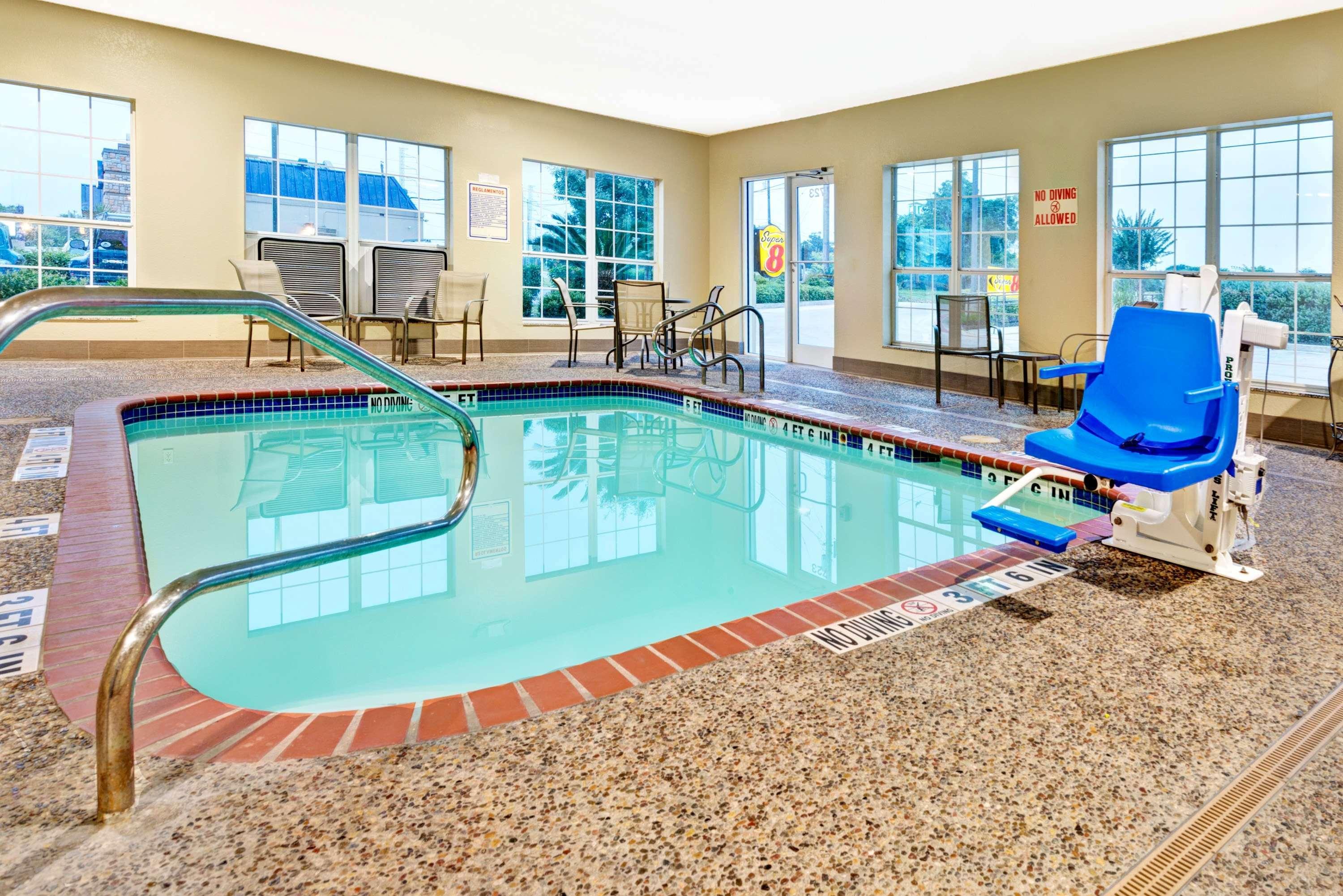 Hotel Super 8 By Wyndham San Antonio/Alamodome Area Extérieur photo